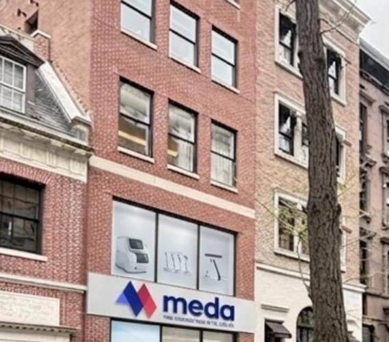 Meda Healthcare ofis binası — Gaziler Caddesi, İzmir
